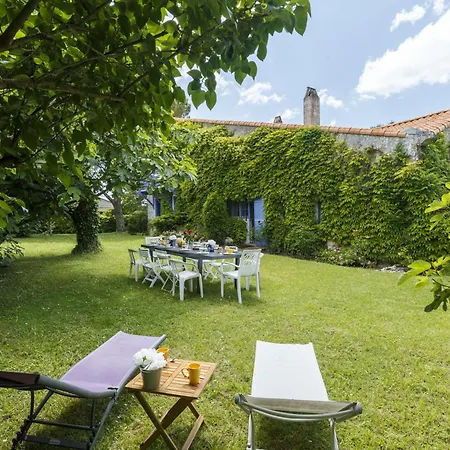 Les Figuiers By Interhome